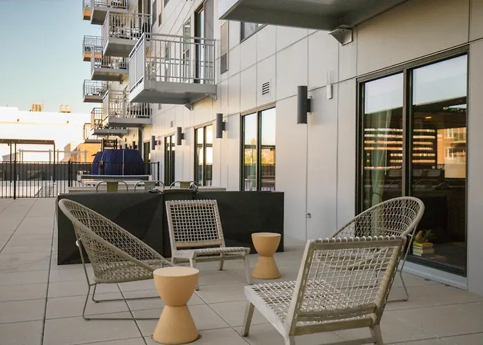 1br W Lounge Pool Gym Nr Metra Chi-865